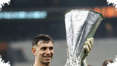 Patah Jari Tak Menghalangi Emiliano Martinez, Aston Villa Akhiri Puasa Gelar 30 Tahun Di Istanbul
