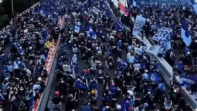 Arus Juara Persib Bikin Bandung Lumpuh, Bobotoh Penuhi Hampir Seluruh Jalur Konvoi Hingga Pendopo