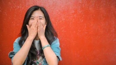 Bukan Yang Paling Ramai, 6 Zodiak Ini Justru Paling Jago Mencairkan Suasana