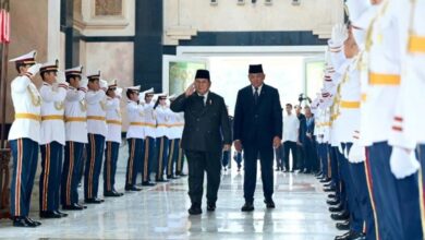 Prabowo Hadiri Persemayaman Ryamizard di Kementerian Pertahanan, Penghormatan Negara Mengiringi ke Kalibata