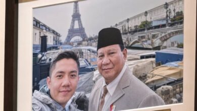 Swafoto Prabowo di Paris Hingga Aviary Burung, Ruang Kerja Teddy Malah Menyita Atensi Publik