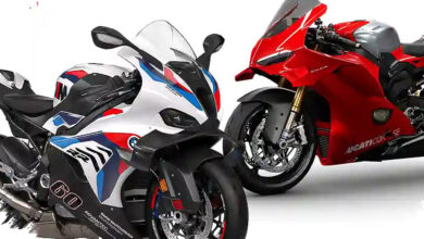 Duel 218 Hp di Lintasan, BMW M 1000 RR Lebih Jinak Sementara Ducati V4 R Lebih Buas