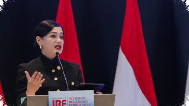 OJK Waspadai Tekanan Rupiah, Beban Utang Valas Korporasi Berpotensi Menekan Bayar Debitur