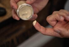 Kilau Dan Volume Rambut Pria, Begini Bedanya Pomade Dan Clay Saat Dipakai Sehari-Hari