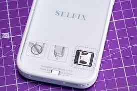 VisionCase Ubah Casing iPhone 17 Pro Max Jadi Layar Kedua, Ada Notifikasi Hingga Game Retro Di Belakang