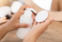 Dokter Ungkap Cara Pakai Toner Yang Paling Tepat, Tangan Atau Kapas Ternyata Tergantung Jenisnya
